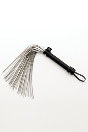 Плетка многохвостная Satin Flogger серебристая — Твой Каприз