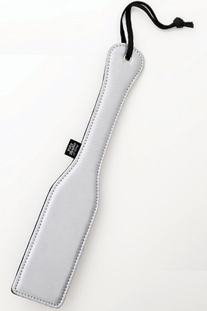 Шлепалка сатиновая Satin Spanking Paddle серебристая — Твой Каприз