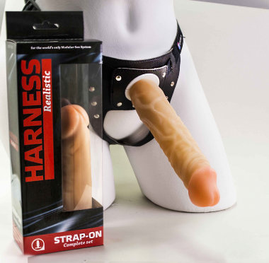 Страпон Харнес в подарочной упаковке из ПВХ — Твой Каприз