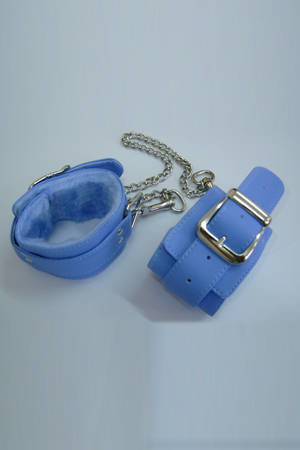 Оковы голубые с мехом винил — Твой Каприз