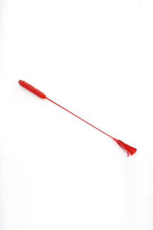 Стек с кисточками на конце красный — Твой Каприз